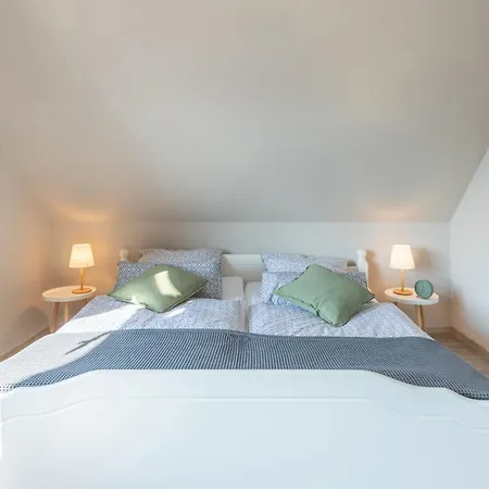 Loggiastuuv Gesamt *